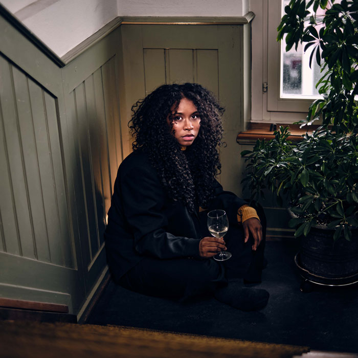 Lynn, Singer-Songwriterin
